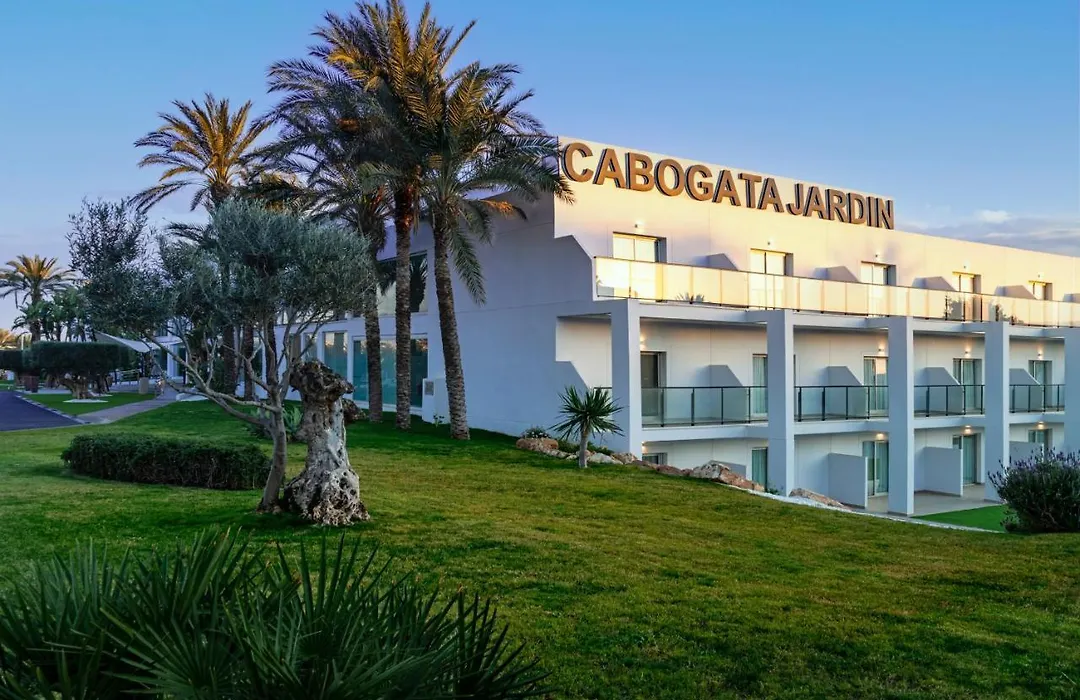 Hotel Cabogata Jardín-1
